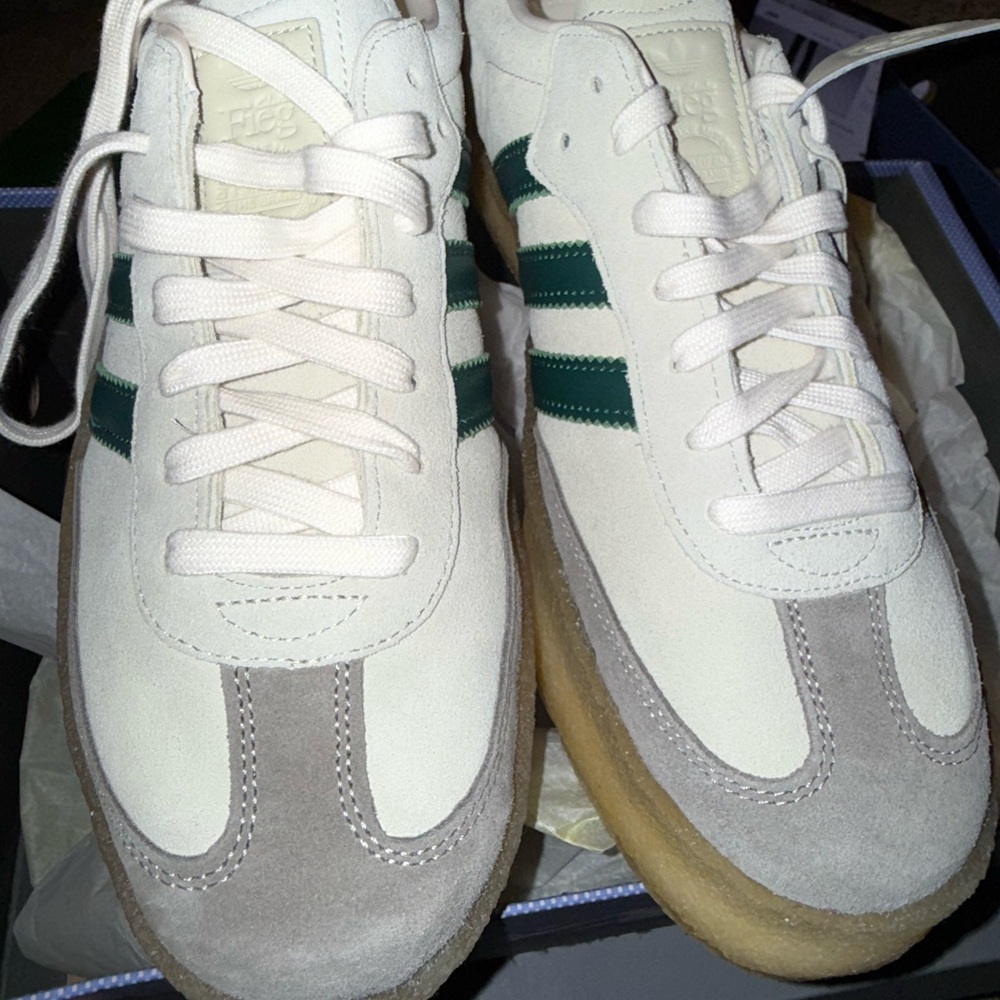 Clarks Men's Cream and Green Sneakers